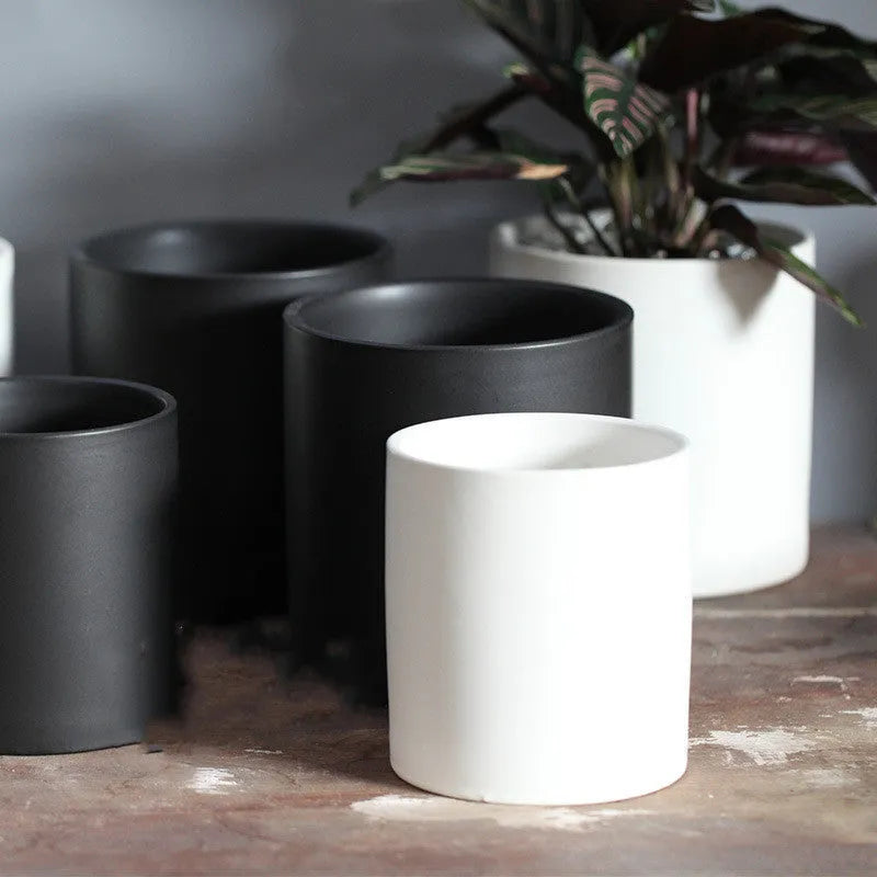 Matte Black and White Ceramic Flower Pot Mold – Create Elegant DIY Planters for Home Decor