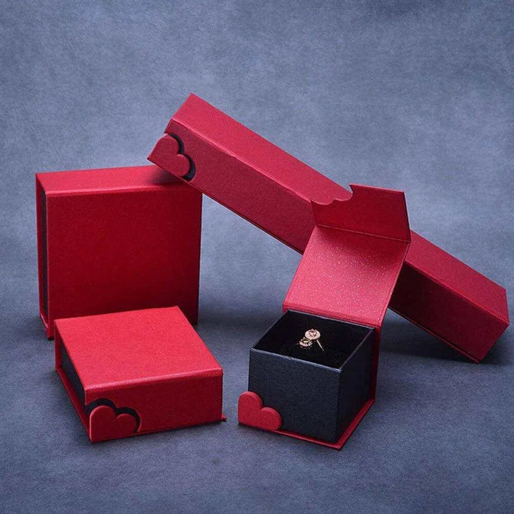 Heart-Shaped Necklace Packaging Box with Next Wrapping and End Wrapping - Elegant and Protective , 