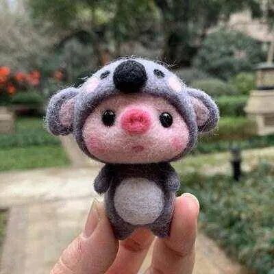 Cute Pig Felting Kit Pig Felt Doll Kit